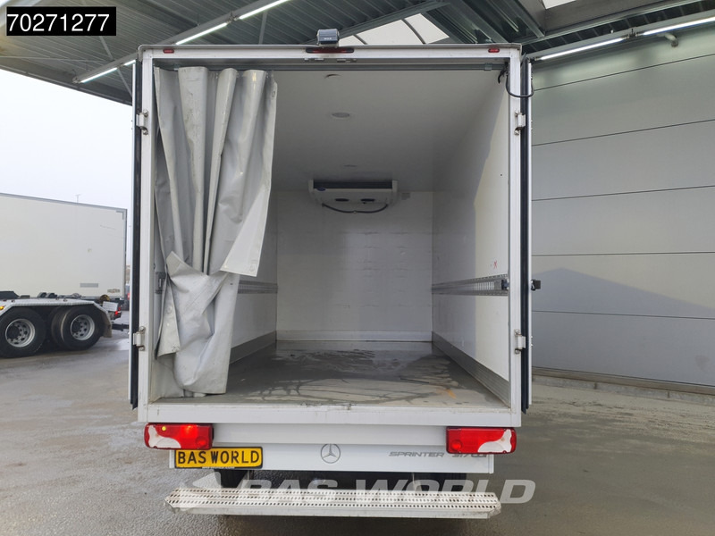 Mercedes-Benz Sprinter 317 CDI Koelwagen Automaat Carrier Xarios 350 230V stekker Cruise Airco Camera Koel Kühlkoffer Koeler Bakwagen 17m3 Airco Cruise - Фургон-рефрижератор: фото 3 Mercedes-Benz Sprinter 317 CDI Koelwagen Automaat Carrier Xarios 350 230V stekker Cruise Airco Camera Koel Kühlkoffer Koeler Bakwagen 17m3 Airco Cruise - Фургон-рефрижератор: фото 3