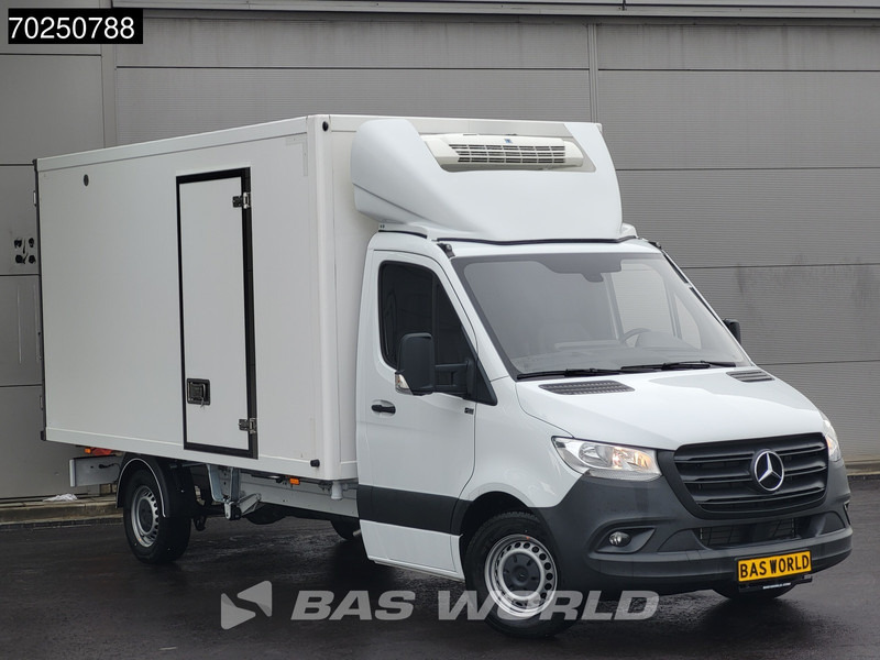 Mercedes-Benz Sprinter 317 CDI Koelwagen Thermo King V-300max 230V stekker Bakwagen Koel Kühlwagen 16m3 Airco Cruise control - Фургон-рефрижератор: фото 2 Mercedes-Benz Sprinter 317 CDI Koelwagen Thermo King V-300max 230V stekker Bakwagen Koel Kühlwagen 16m3 Airco Cruise control - Фургон-рефрижератор: фото 2