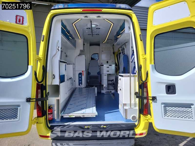 Mercedes-Benz Sprinter 319 CDI Automaat L2H2 New! Ambulance Ziekenwagen Rettungswagen Krankenwagen 10m3 Airco Cruise control - Карета швидкої допомоги: фото 3 Mercedes-Benz Sprinter 319 CDI Automaat L2H2 New! Ambulance Ziekenwagen Rettungswagen Krankenwagen 10m3 Airco Cruise control - Карета швидкої допомоги: фото 3