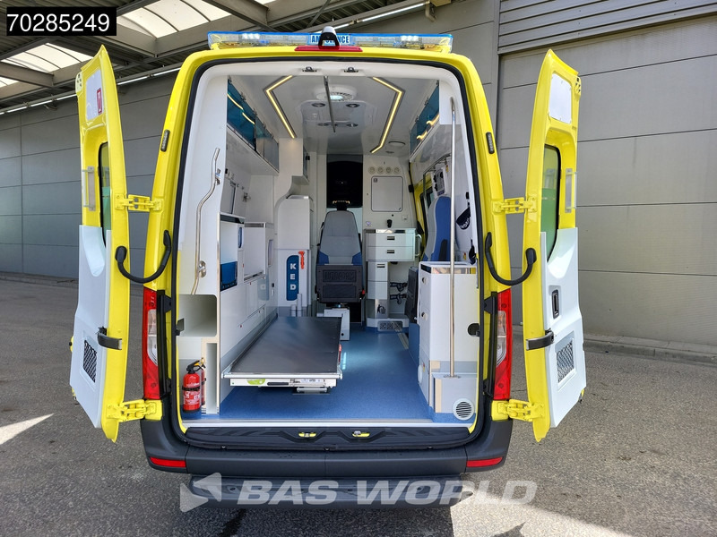 Mercedes-Benz Sprinter 319 CDI Automaat Nieuw! Complete Ambulance Ziekenwagen Rettungswagen Krankenwagen 11m3 Airco Cruise control - Карета швидкої допомоги: фото 3 Mercedes-Benz Sprinter 319 CDI Automaat Nieuw! Complete Ambulance Ziekenwagen Rettungswagen Krankenwagen 11m3 Airco Cruise control - Карета швидкої допомоги: фото 3