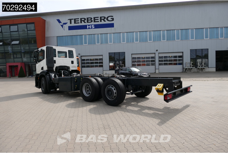 Iveco S-Way 340 S-Way 6X2 RHD CNG Retarder Euro 6 - Вантажівка шасі: фото 2 Iveco S-Way 340 S-Way 6X2 RHD CNG Retarder Euro 6 - Вантажівка шасі: фото 2