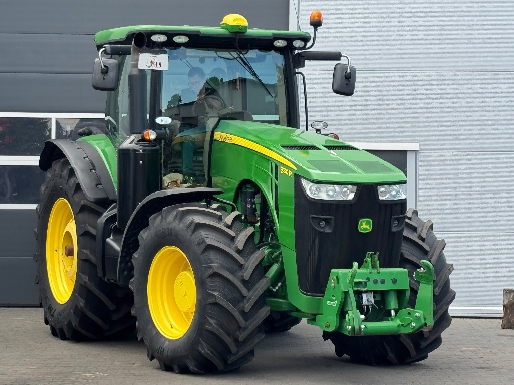 John Deere 8310 R - Трактор: фото 1 John Deere 8310 R - Трактор: фото 1