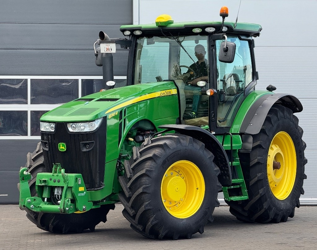 John Deere 8310 R - Трактор: фото 2 John Deere 8310 R - Трактор: фото 2