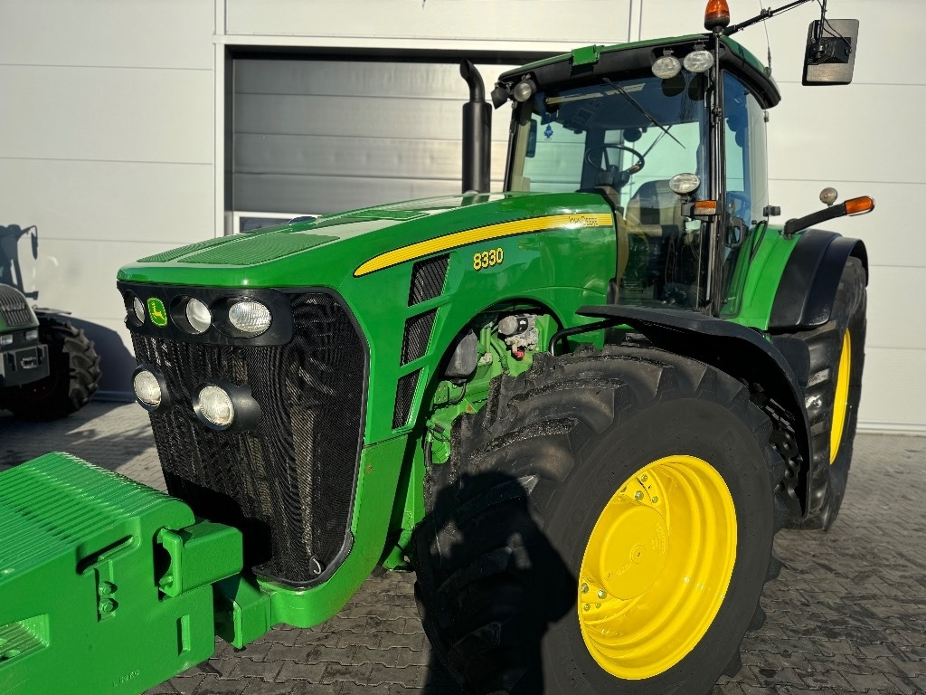 John Deere 8330 AutoPower - Трактор: фото 3 John Deere 8330 AutoPower - Трактор: фото 3