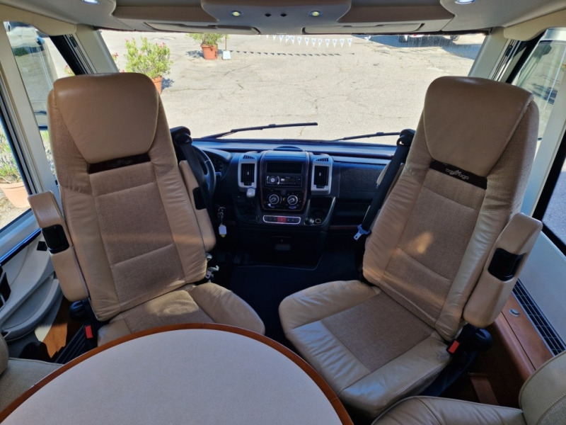 Carthago Chic E-Line 44 - Інтегрований автобудинок: фото 5 Carthago Chic E-Line 44 - Інтегрований автобудинок: фото 5