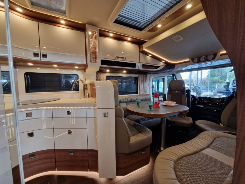 Carthago Chic E-Line I 64 XL QB Mercedes - Інтегрований автобудинок: фото 4 Carthago Chic E-Line I 64 XL QB Mercedes - Інтегрований автобудинок: фото 4