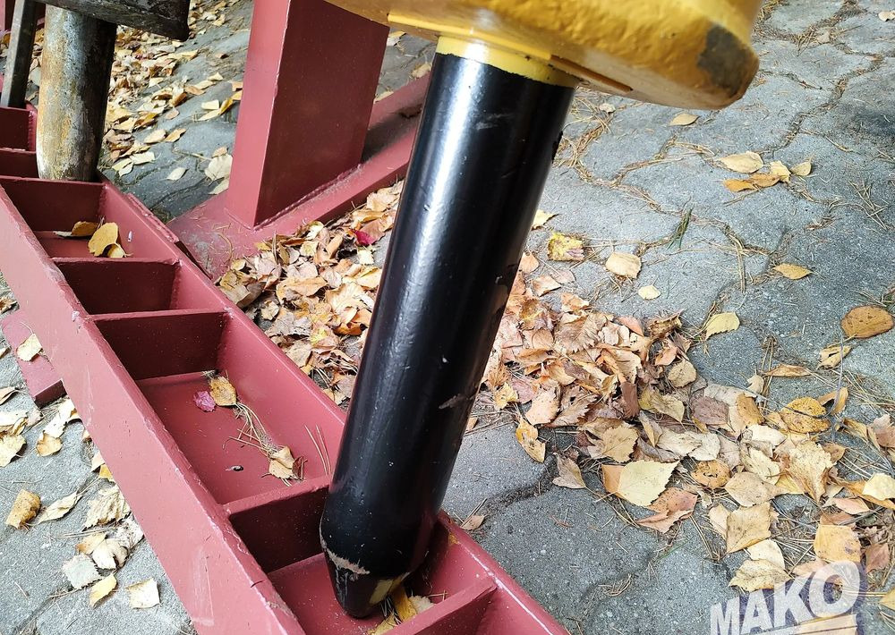 Młot hydrauliczny Montabert SC36 390kg do koparki - Навісне обладнання в категорії Будівельна техніка: фото 2 Młot hydrauliczny Montabert SC36 390kg do koparki - Навісне обладнання в категорії Будівельна техніка: фото 2