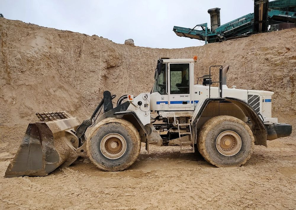 Volvo L180E - Колісний навантажувач: фото 2 Volvo L180E - Колісний навантажувач: фото 2