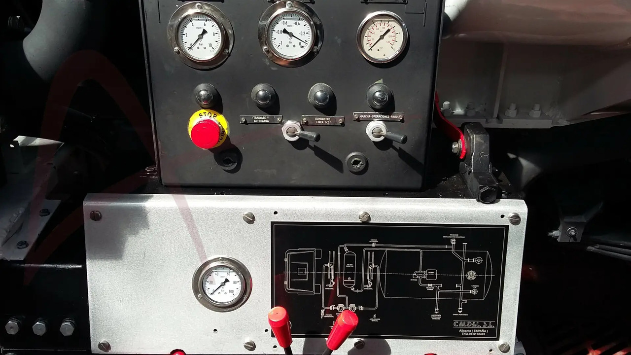 AVGAS B-100 - Вантажівка цистерна: фото 5 AVGAS B-100 - Вантажівка цистерна: фото 5