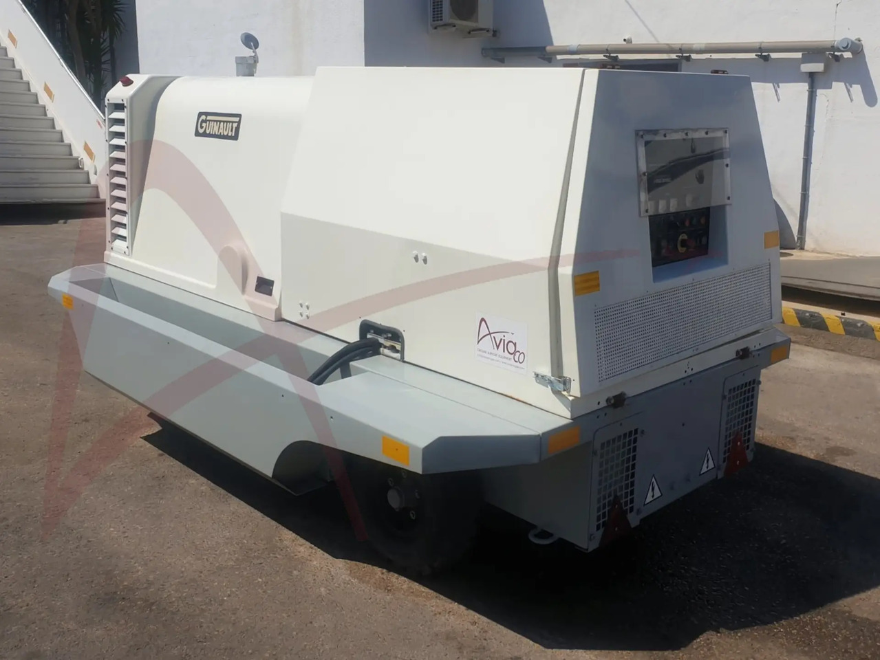 GUINAULT GA120V18D2100 - Аеродромне джерело живлення: фото 2 GUINAULT GA120V18D2100 - Аеродромне джерело живлення: фото 2