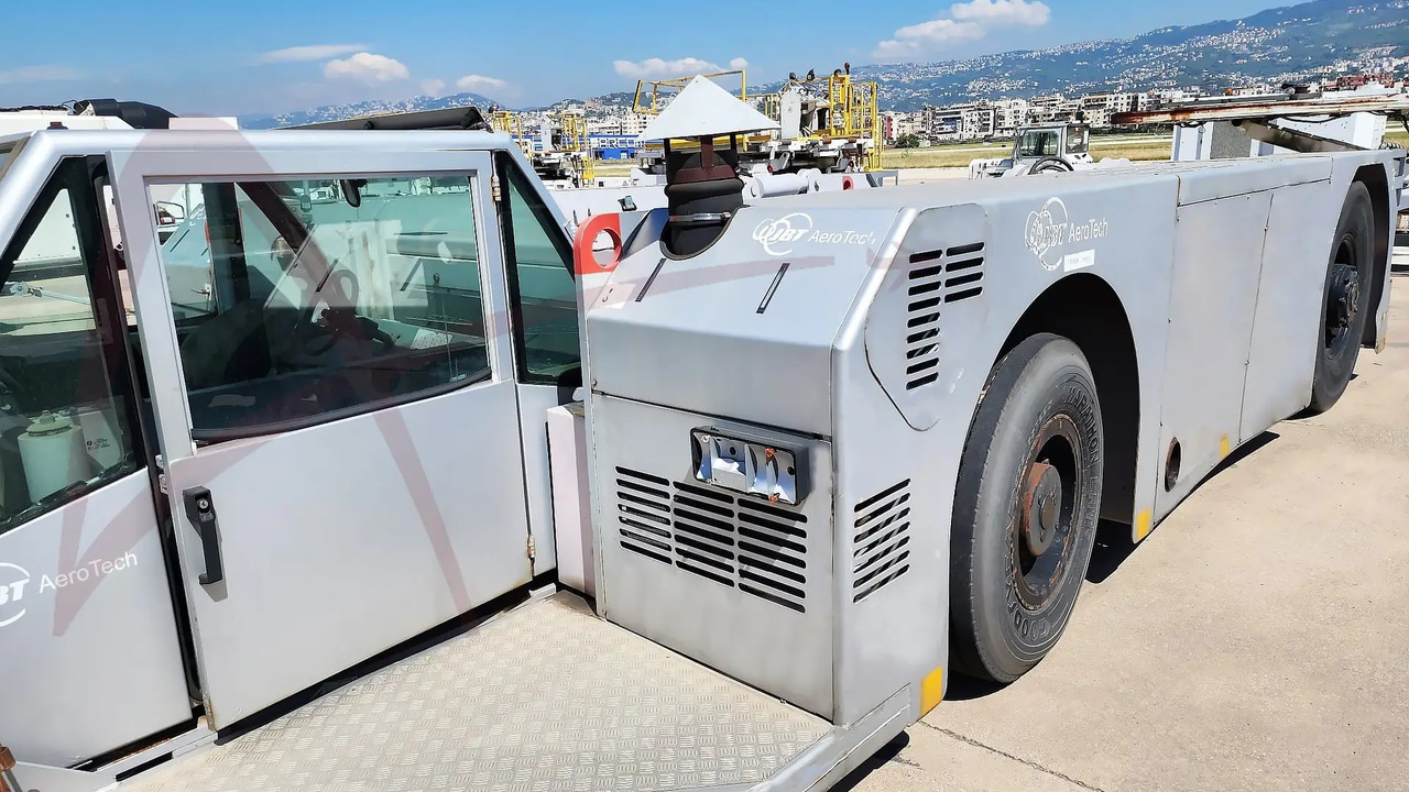 JBT AEROTECH EXPEDITER 400 - Аеродромний тягач: фото 2 JBT AEROTECH EXPEDITER 400 - Аеродромний тягач: фото 2
