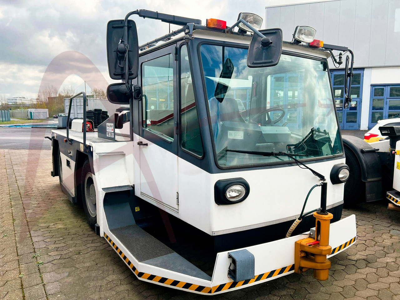 KALMAR MOTOR AB FB250 - Аеродромний тягач: фото 1 KALMAR MOTOR AB FB250 - Аеродромний тягач: фото 1