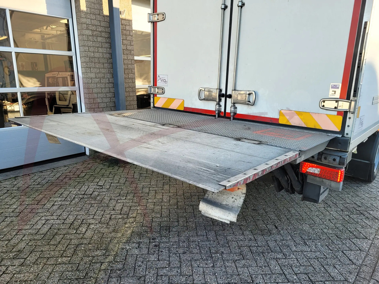 SCANIA P250 - Вантажівка з закритим кузовом: фото 4 SCANIA P250 - Вантажівка з закритим кузовом: фото 4