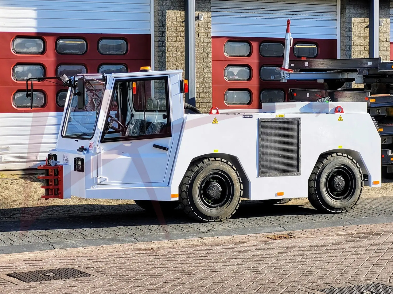 TLD TMX-100 - Аеродромний тягач: фото 1 TLD TMX-100 - Аеродромний тягач: фото 1