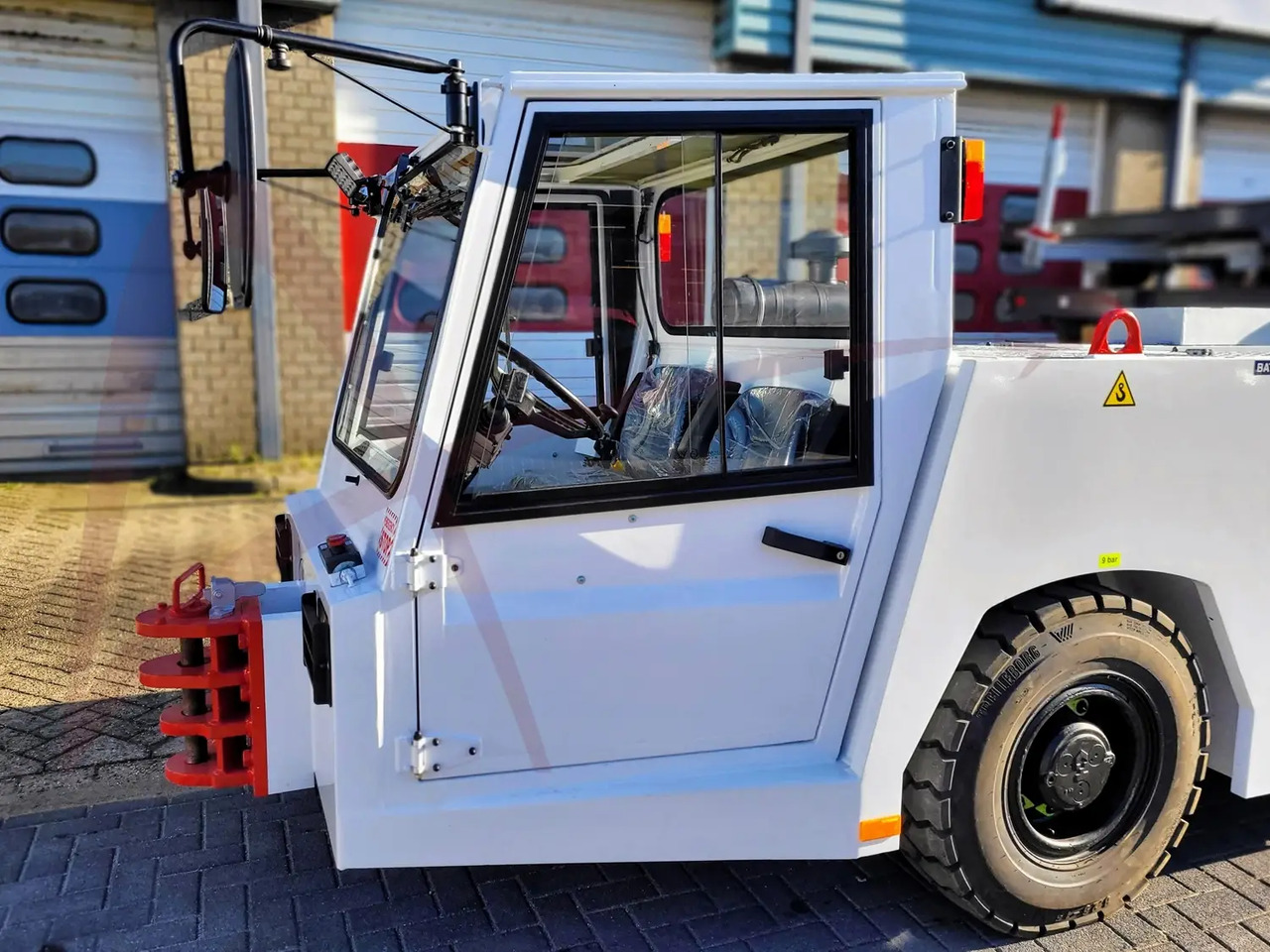 TLD TMX-100 - Аеродромний тягач: фото 3 TLD TMX-100 - Аеродромний тягач: фото 3