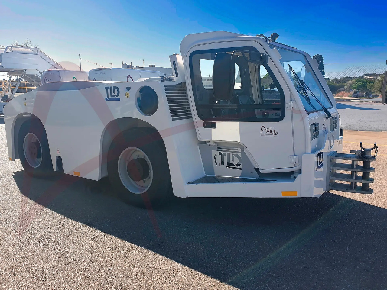 TLD TMX 350-28 - Аеродромний тягач: фото 4 TLD TMX 350-28 - Аеродромний тягач: фото 4