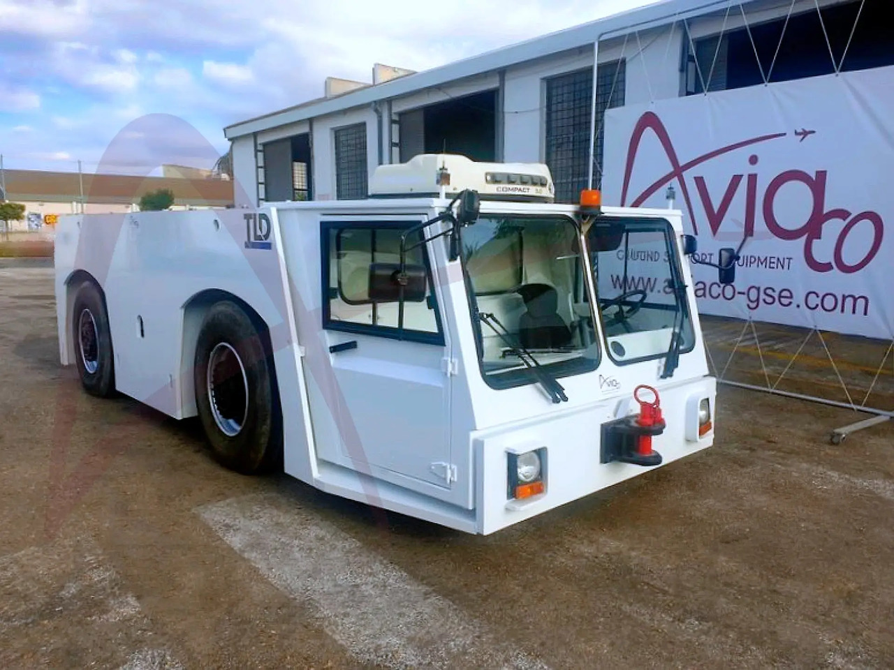 TLD TMX-400 - Аеродромний тягач: фото 1 TLD TMX-400 - Аеродромний тягач: фото 1