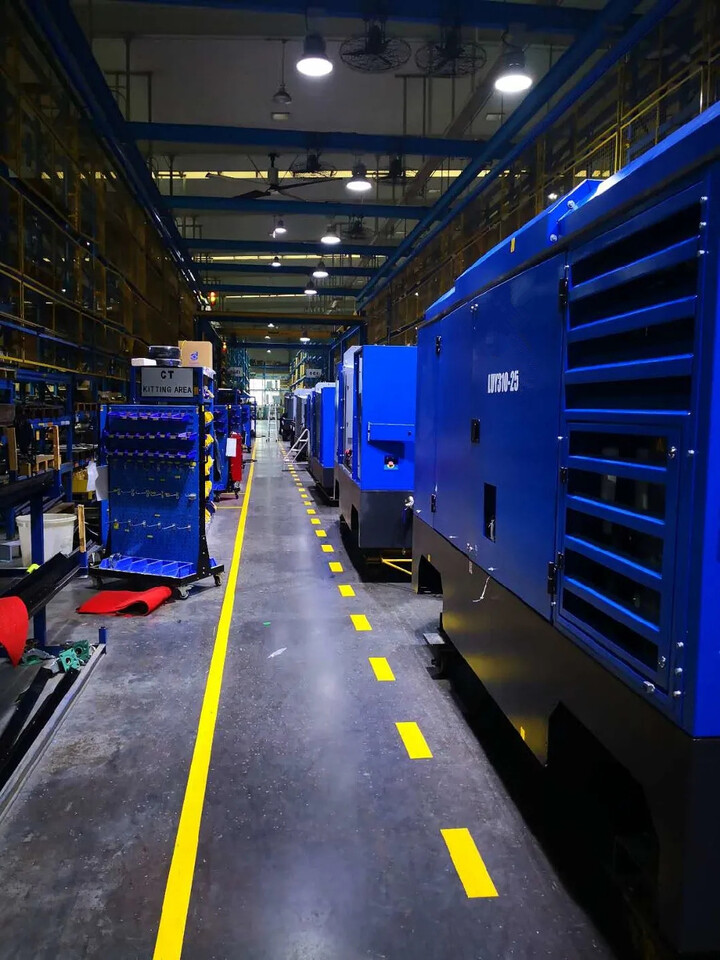 Liutech 310-25 1095CFM 25Bar Portable Screw Diesel - Повітряний компресор: фото 2 Liutech 310-25 1095CFM 25Bar Portable Screw Diesel - Повітряний компресор: фото 2