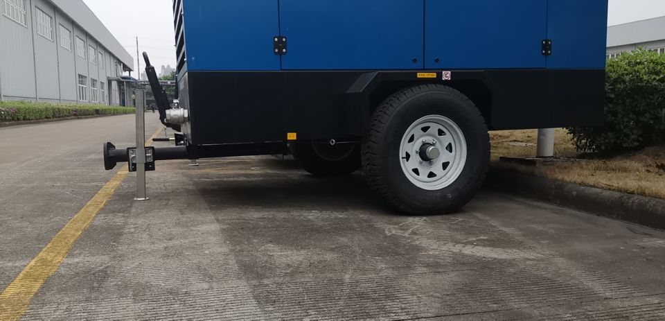 Liutech 320-20 1130CFM 20Bar Portable Screw Diesel - Повітряний компресор: фото 5 Liutech 320-20 1130CFM 20Bar Portable Screw Diesel - Повітряний компресор: фото 5