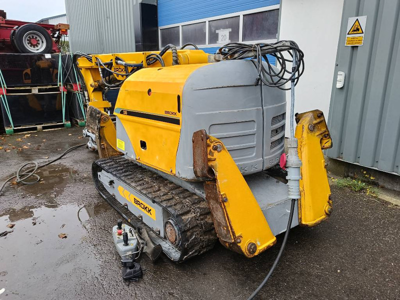 Brokk 330 remote demolition robot sloop kraan excavator - Гусеничний екскаватор: фото 4 Brokk 330 remote demolition robot sloop kraan excavator - Гусеничний екскаватор: фото 4