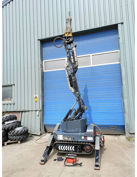 Brokk euroimplementos RDC1510 180 husqvarna robot remote - Гусеничний екскаватор: фото 2 Brokk euroimplementos RDC1510 180 husqvarna robot remote - Гусеничний екскаватор: фото 2