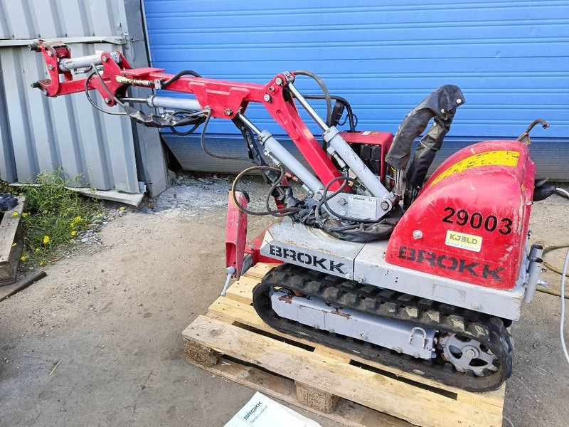 Brokk mini cut 40 demolition robot remote controlled - Гусеничний екскаватор: фото 2 Brokk mini cut 40 demolition robot remote controlled - Гусеничний екскаватор: фото 2