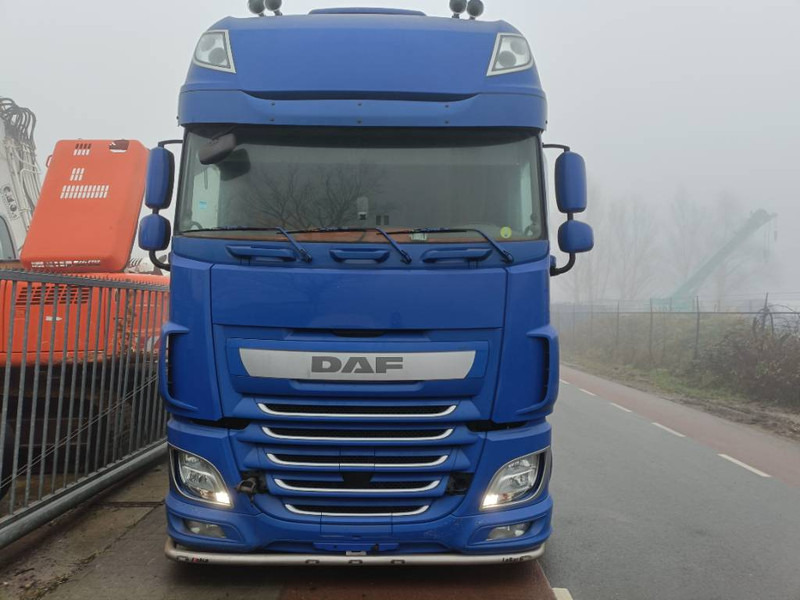 DAF XF 510 superspacecab 518.000 km truck trekker - Тягач: фото 4 DAF XF 510 superspacecab 518.000 km truck trekker - Тягач: фото 4