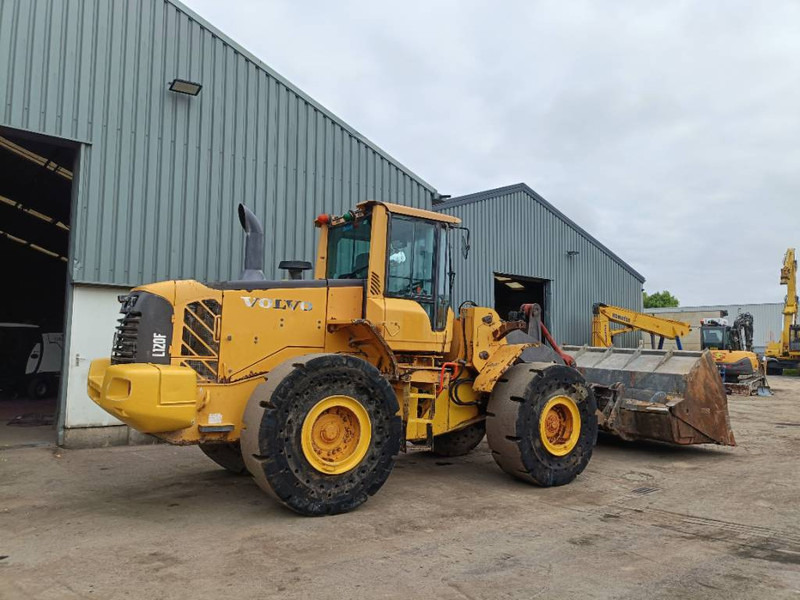 Volvo L 120 F Loader shovel wiellader - Колісний навантажувач: фото 1 Volvo L 120 F Loader shovel wiellader - Колісний навантажувач: фото 1