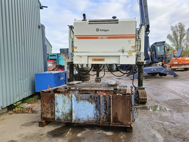 Wirtgen SP 250 500 beton bekisting machine sleep - Асфальтоукладач: фото 5 Wirtgen SP 250 500 beton bekisting machine sleep - Асфальтоукладач: фото 5