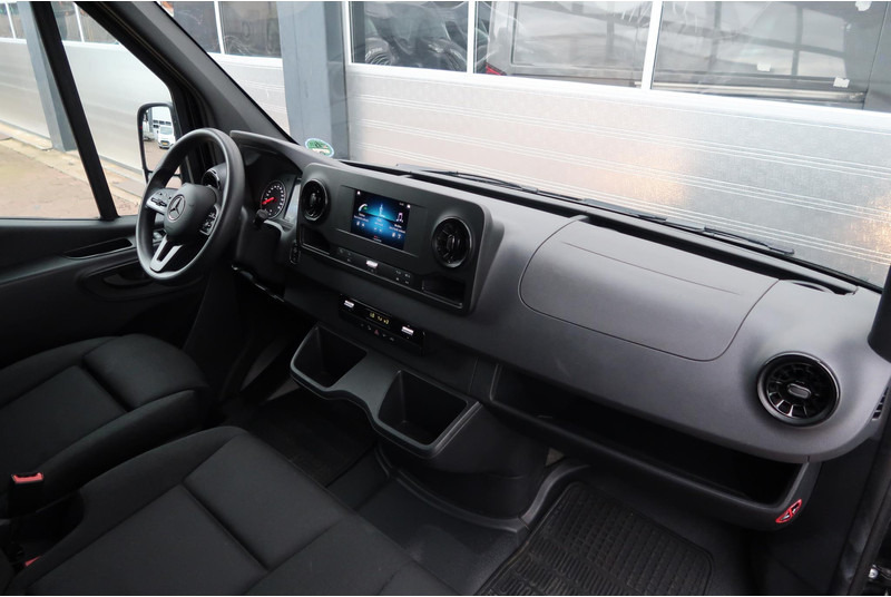 Суцільнометалевий фургон Mercedes-Benz Sprinter 317 CDI L2H2 AUT/ CAMERA/ MBUX/ CRUISE/ AIRCO: фото 18 Суцільнометалевий фургон Mercedes-Benz Sprinter 317 CDI L2H2 AUT/ CAMERA/ MBUX/ CRUISE/ AIRCO: фото 18