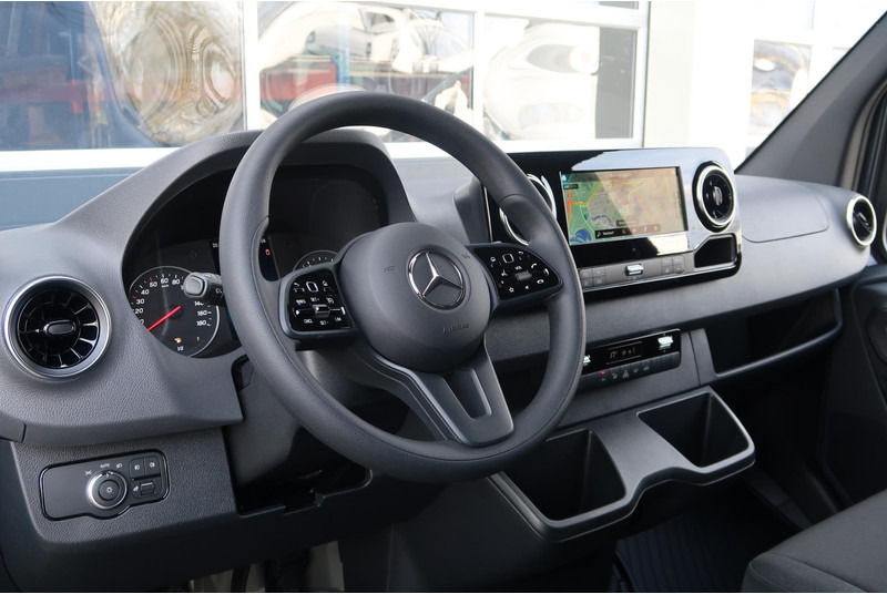 Mercedes-Benz Sprinter 317 CDI L2H2 RWD BPM VRIJ/ AUT/ 3.5T/ LED/ CAMERA/ MBUX/ CRUISE/ CLIMA - Суцільнометалевий фургон: фото 2 Mercedes-Benz Sprinter 317 CDI L2H2 RWD BPM VRIJ/ AUT/ 3.5T/ LED/ CAMERA/ MBUX/ CRUISE/ CLIMA - Суцільнометалевий фургон: фото 2