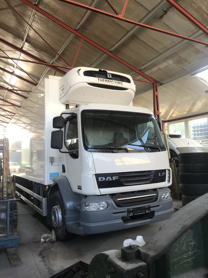 DAF LF 55.220 19T EURO5 THERMOKING T-1000R 3 TEMPERATURE - Рефрижератор вантажівка: фото 2 DAF LF 55.220 19T EURO5 THERMOKING T-1000R 3 TEMPERATURE - Рефрижератор вантажівка: фото 2