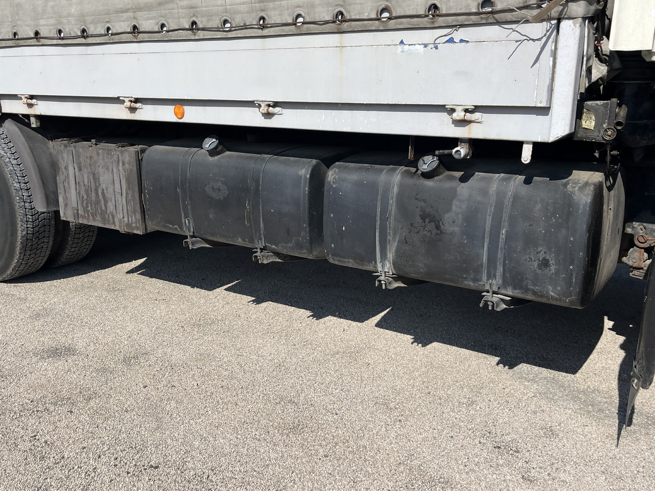 VOLVO F10 - Вантажівка: фото 3 VOLVO F10 - Вантажівка: фото 3