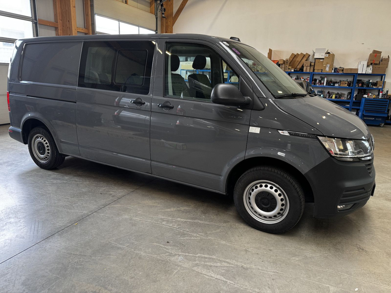 Volkswagen T6.1 lang 5-Sitzer 2.0 TDI 4Motion puregrey - Легковий фургон, Вантажопасажирський фургон: фото 5 Volkswagen T6.1 lang 5-Sitzer 2.0 TDI 4Motion puregrey - Легковий фургон, Вантажопасажирський фургон: фото 5