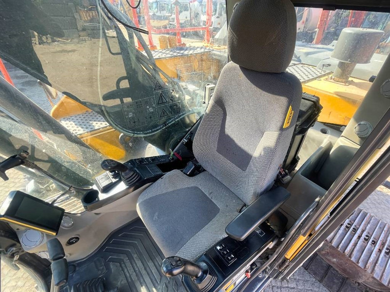 Гусеничний екскаватор Volvo EC 220 EL 2016 TOPCON 3D GPS: фото 8 Гусеничний екскаватор Volvo EC 220 EL 2016 TOPCON 3D GPS: фото 8