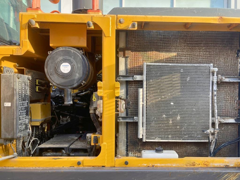 Гусеничний екскаватор Volvo EC 220 EL 2016 TOPCON 3D GPS: фото 12 Гусеничний екскаватор Volvo EC 220 EL 2016 TOPCON 3D GPS: фото 12