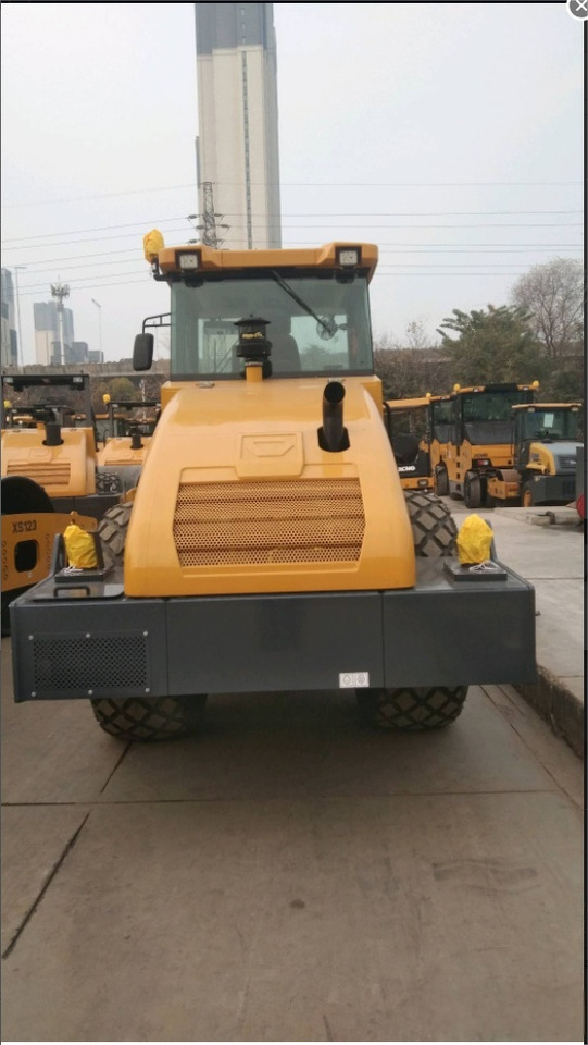 XCMG CV123 used 12ton single drum vibratory compactor price в лізинг XCMG CV123 used 12ton single drum vibratory compactor price: фото 7
