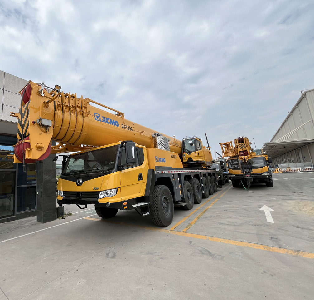 XCMG Factory Second Hand Mobile Truck Crane QAY200 200 Ton All Terrain Cranes In Good Condition - Всюдихідний кран: фото 3 XCMG Factory Second Hand Mobile Truck Crane QAY200 200 Ton All Terrain Cranes In Good Condition - Всюдихідний кран: фото 3