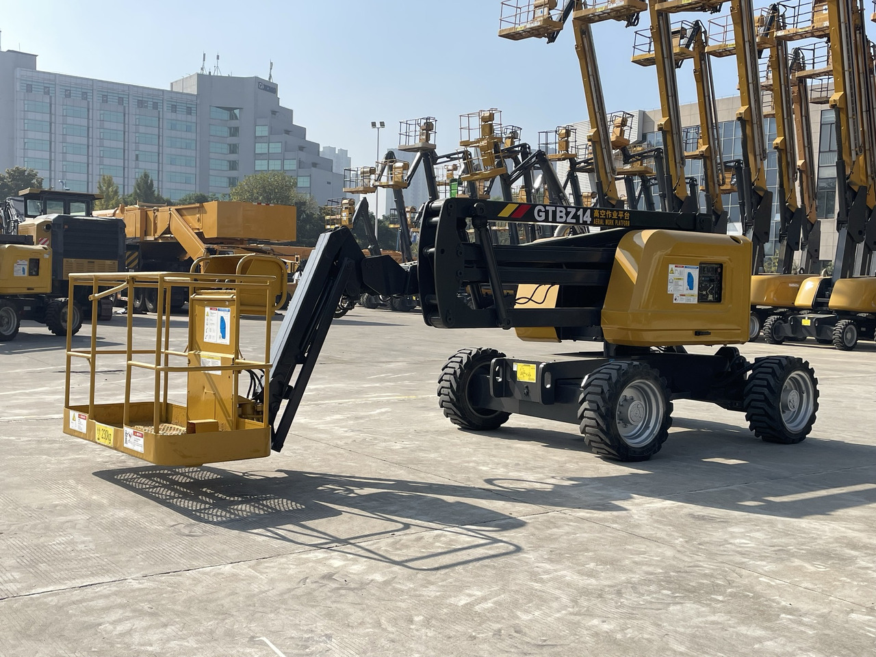 XCMG Official Cherry Picker Lift GTBZ14J 14m Used Articulated Boom Lift Hot Sale - Колінчастий підйомник: фото 3 XCMG Official Cherry Picker Lift GTBZ14J 14m Used Articulated Boom Lift Hot Sale - Колінчастий підйомник: фото 3