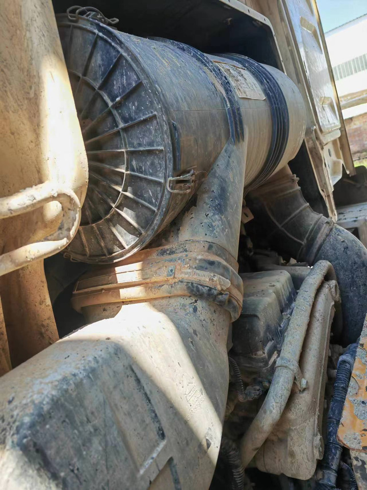 Автобетононасос XCMG Official Concrete Construction Machinery HB62V 62m Used Mobile Concrete Pump for Sale: фото 8