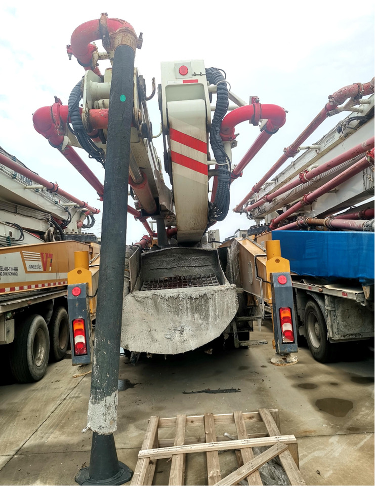 XCMG Official HB52V Used Mobile Concrete Pump 52m Truck Mounted Concrete Pump Price - Автобетононасос: фото 5 XCMG Official HB52V Used Mobile Concrete Pump 52m Truck Mounted Concrete Pump Price - Автобетононасос: фото 5