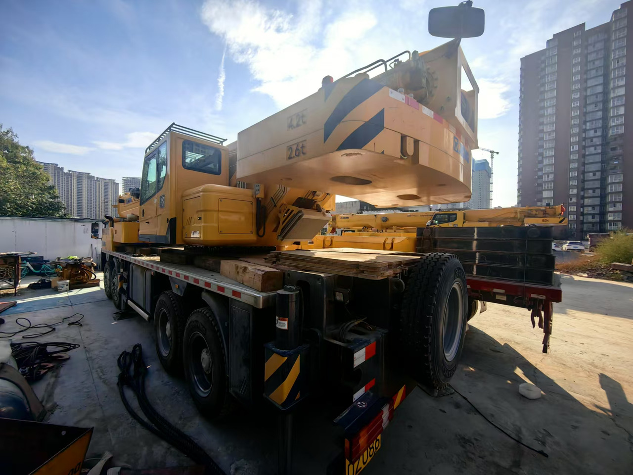 XCMG Official QY55K5C_2 Used Truck Mounted Crane 55ton Mobile Hydraulic Crane Price For Sale - Автокран: фото 3 XCMG Official QY55K5C_2 Used Truck Mounted Crane 55ton Mobile Hydraulic Crane Price For Sale - Автокран: фото 3