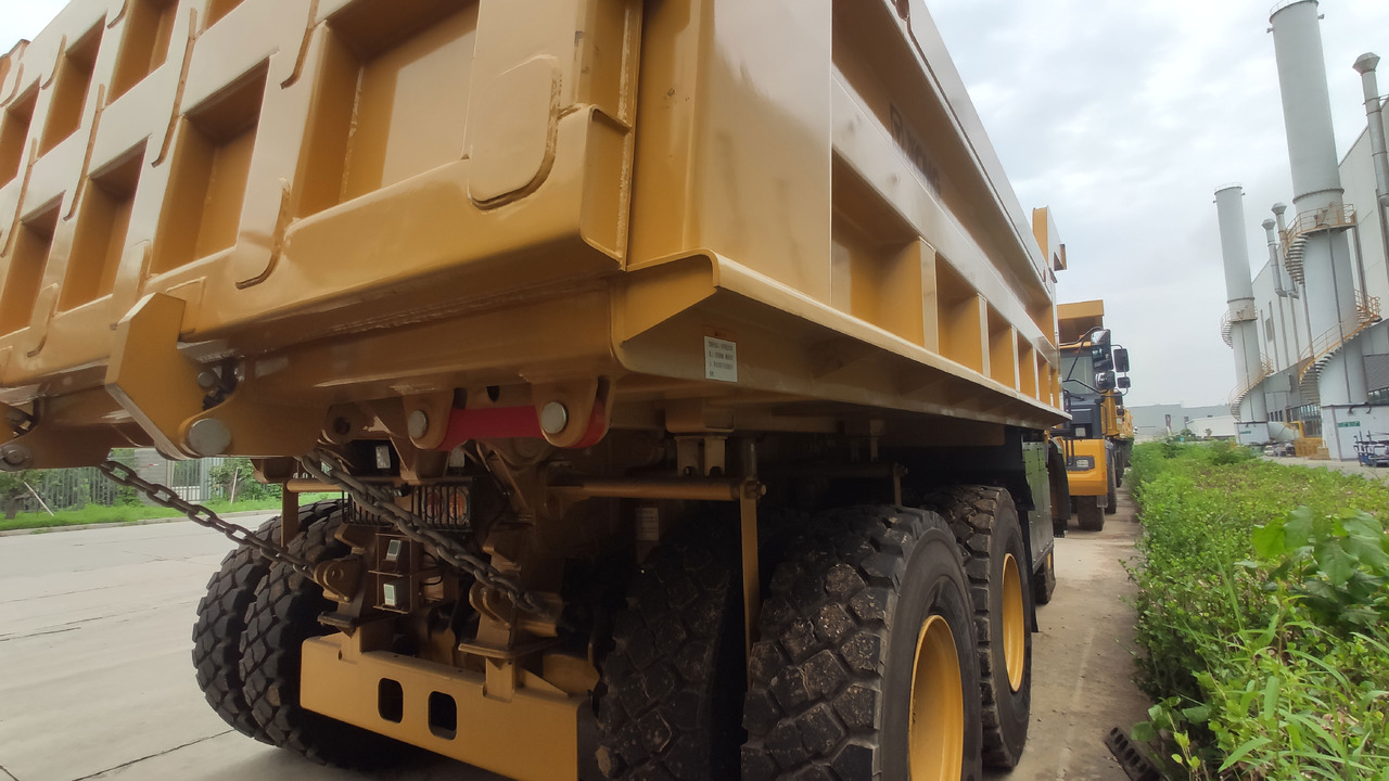 XCMG Official Second Hand Chinese Tipper Truck 72 Ton XDR80TE Mining Dump Truck Price - Самоскид: фото 4 XCMG Official Second Hand Chinese Tipper Truck 72 Ton XDR80TE Mining Dump Truck Price - Самоскид: фото 4