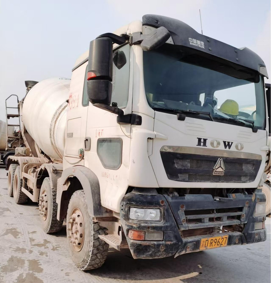 XCMG Official Second Hand G4804B HOWO Concrete Mixer Truck 12 Cubic Hydraulic Concrete Mixer Price List - Автобетонозмішувач: фото 2 XCMG Official Second Hand G4804B HOWO Concrete Mixer Truck 12 Cubic Hydraulic Concrete Mixer Price List - Автобетонозмішувач: фото 2