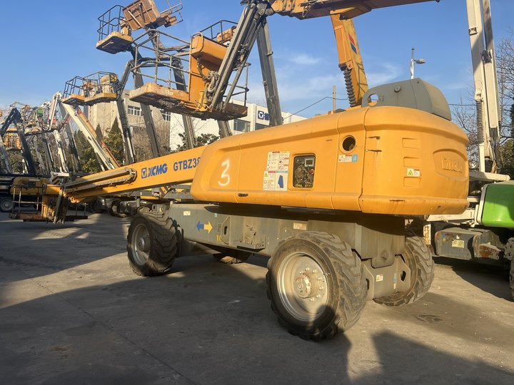 XCMG Official Second Hand Hydraulic Boom Lift GTBZ38S 38m Aerial Work Platform For Sale - Телескопічний підйомник: фото 4 XCMG Official Second Hand Hydraulic Boom Lift GTBZ38S 38m Aerial Work Platform For Sale - Телескопічний підйомник: фото 4