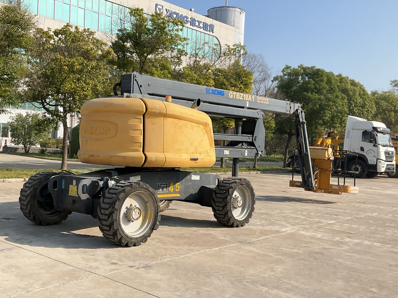 XCMG Official Second Hand Mobile Cherry Picker GTBZ18A1 18m Man Lift Boom Lift Price - Колінчастий підйомник: фото 2 XCMG Official Second Hand Mobile Cherry Picker GTBZ18A1 18m Man Lift Boom Lift Price - Колінчастий підйомник: фото 2