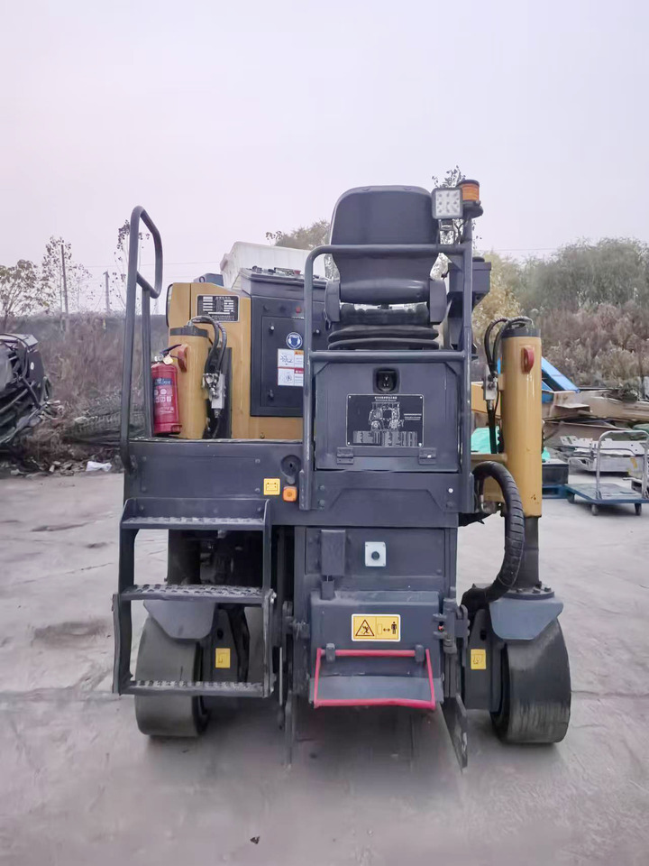 XCMG Official Second Hand Road Building Machine XM505 Small Asphalt Milling Machine For Sale - Дорожня фреза: фото 2 XCMG Official Second Hand Road Building Machine XM505 Small Asphalt Milling Machine For Sale - Дорожня фреза: фото 2