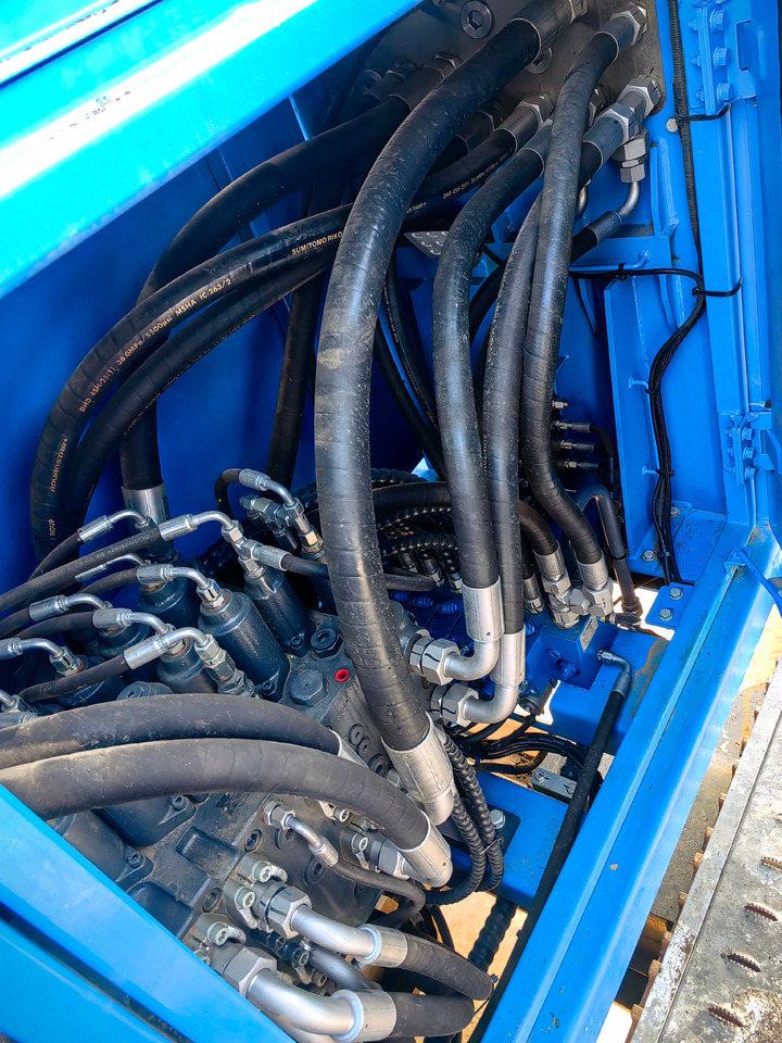 XCMG Official Second Hand XR240E 80m Rotary Drilling Rig Machine Hot Sale - Бурова установка: фото 5 XCMG Official Second Hand XR240E 80m Rotary Drilling Rig Machine Hot Sale - Бурова установка: фото 5