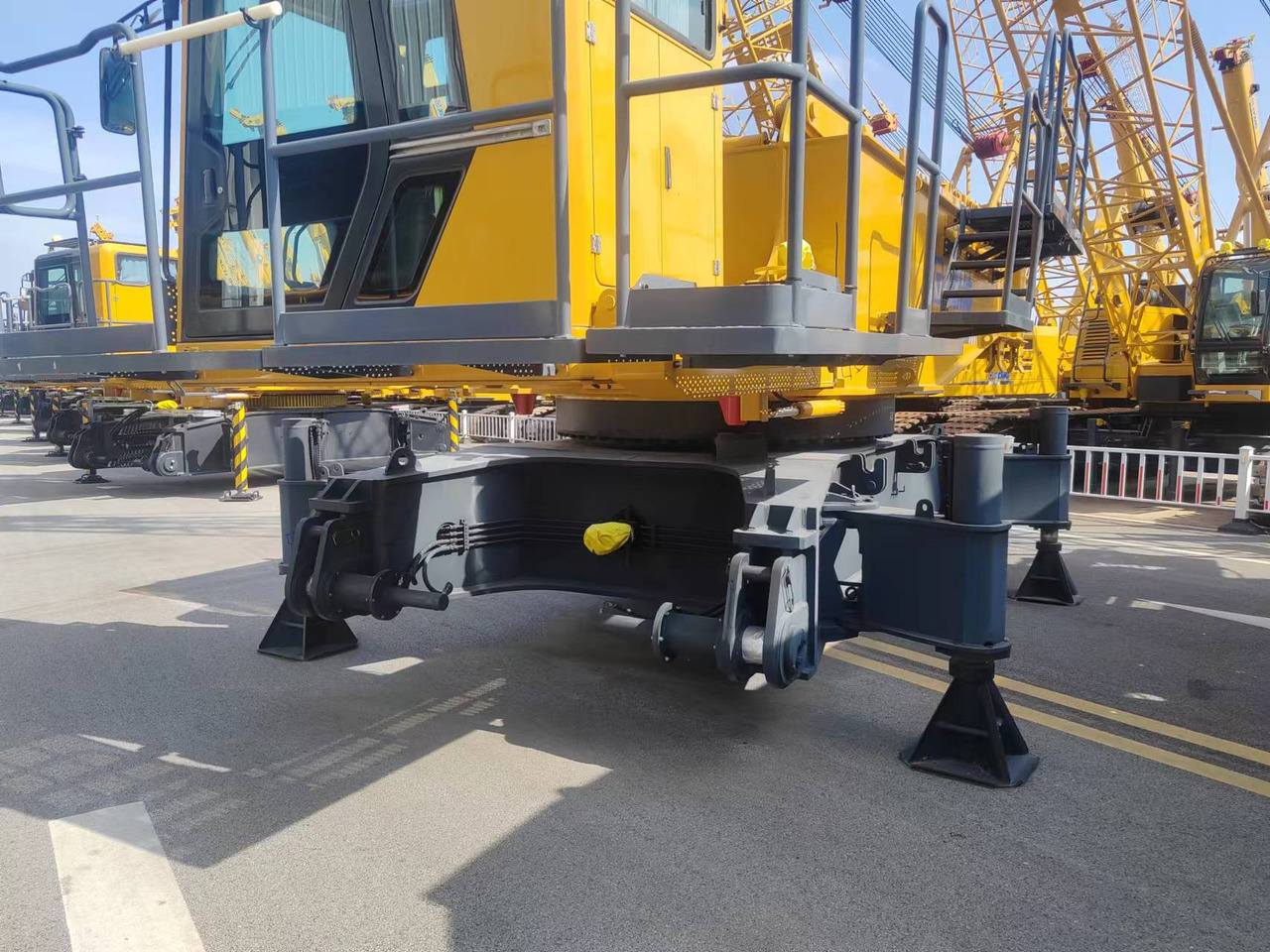 XCMG Official Used Mobile Crawler Crane XGC130-I 130 Ton Hydraulic Diesel Crane Hot Sale - Гусеничний кран: фото 3 XCMG Official Used Mobile Crawler Crane XGC130-I 130 Ton Hydraulic Diesel Crane Hot Sale - Гусеничний кран: фото 3