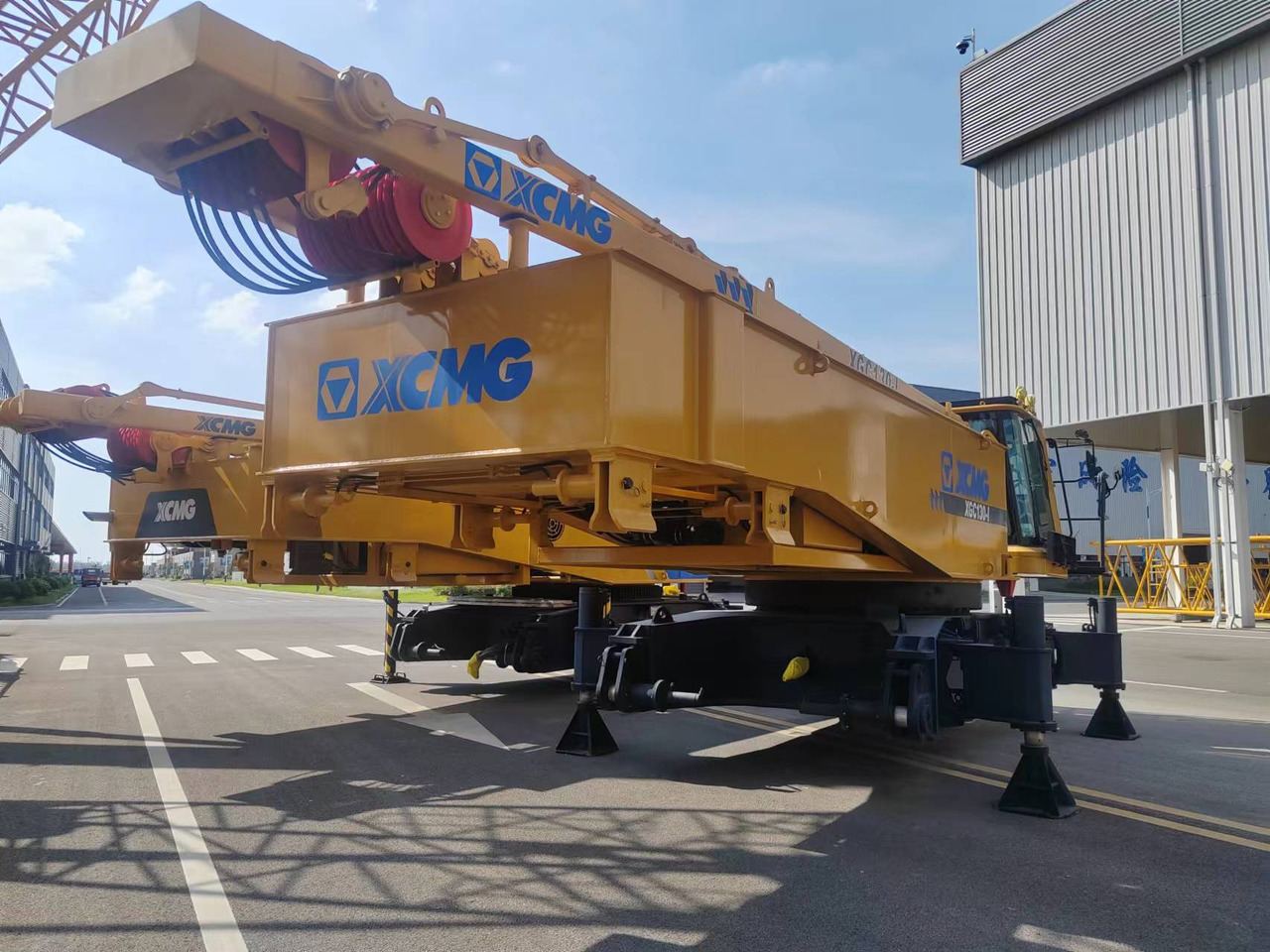XCMG Official Used Mobile Crawler Crane XGC130-I 130 Ton Hydraulic Diesel Crane Hot Sale - Гусеничний кран: фото 4 XCMG Official Used Mobile Crawler Crane XGC130-I 130 Ton Hydraulic Diesel Crane Hot Sale - Гусеничний кран: фото 4